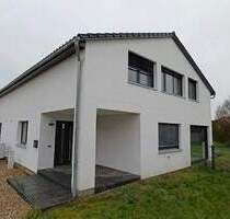 Hochwertige Doppelhaushälfte in Burg