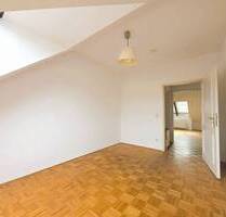 Sofort frei! 3-Zimmer-Dachgeschosswohnung mit Charme & Potenzial in gefragter Lage von Saarbrücken