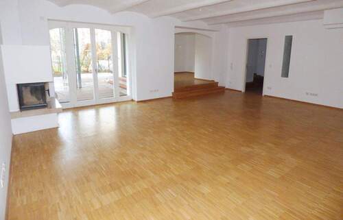 Wohnen mit Zugang Garten - Etagenwohnung mit 212,00 m&sup2; in Leipzig zur Miete