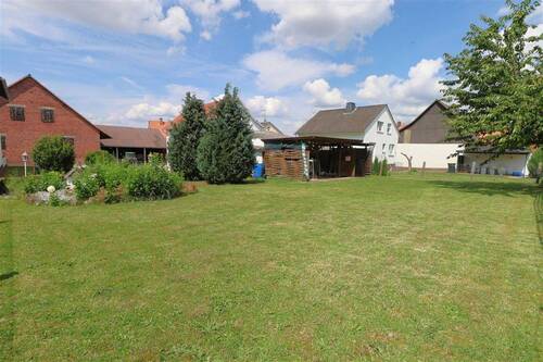 Garten - 6 Zimmer Einfamilienhaus in Meißner