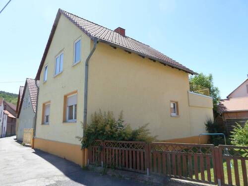 Seitenansicht - 6 Zimmer Mehrfamilienhaus, Wohnhaus zum Kaufen in Uhlstädt-Kirchhasel