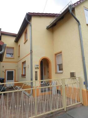 Innenhof und Hauseingangsbereich - 