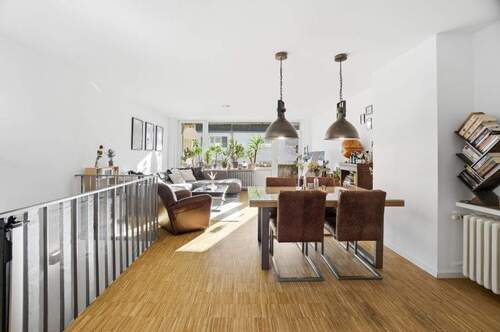 Wohn-Esszimmer, 2-Zimmer-Maisonettewohnung mit Gar - 