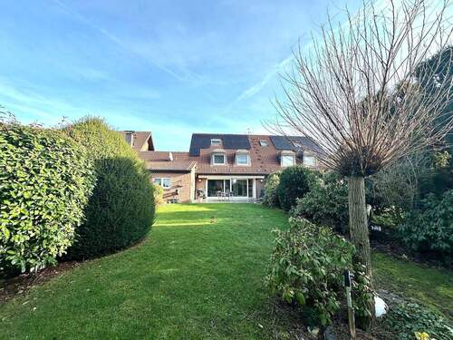 Hausansicht Rückseite - 5 Zimmer Doppelhaushälfte in Neuss