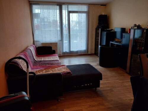 Wohnzimmer - 2 Zimmer Etagenwohnung zum Kaufen in Nürnberg