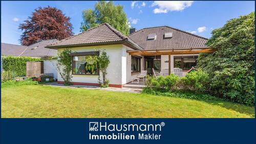 Hausansicht - Licht, Ruhe und Lebensqualität - attraktiver Bungalow in Norderstedt-Glashütte!