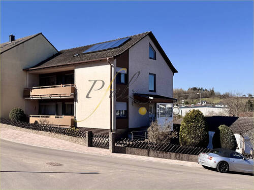 Straße - 7 Zimmer Mehrfamilienhaus, Wohnhaus zum Kaufen in Petersberg