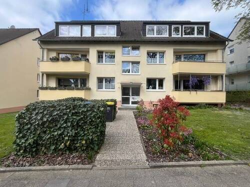 20250411 300 Fassade.jpg - Geräumige 3-Zimmer-Wohnung mit Balkon in Essen, Freisenbruch (bezugsfertig ab dem 01.10.2025)