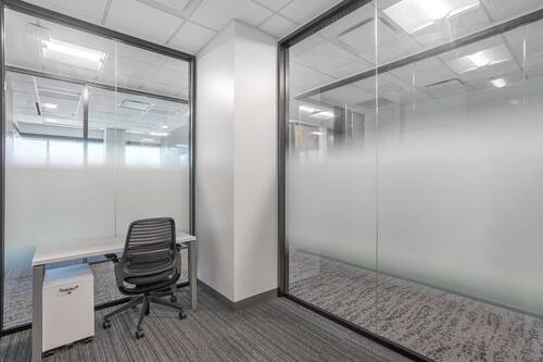 Generic Small Office_12.jpg - Unbegrenzter Bürozugang zu unseren Öffnungszeiten in Regus WIESBADEN, Connect