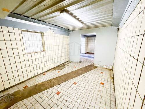 Bild 3 - Halle in Hamburg