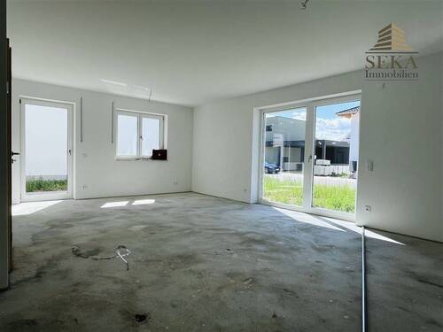 Wohnbereich - 4 Zimmer Doppelhaushälfte zum Kaufen in Osterhofen