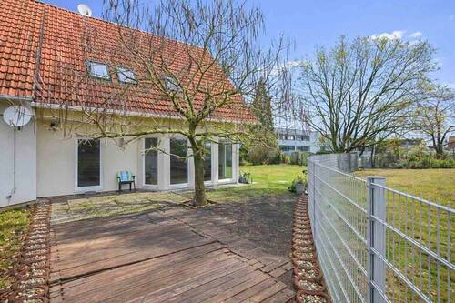 Terrasse - Doppelhaushälfte mit 129,50 m&sup2; in Rüsselsheim am Main zum Kaufen