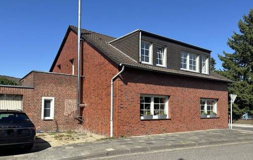 Straßenansicht - 7 Zimmer Einfamilienhaus in Mönchengladbach
