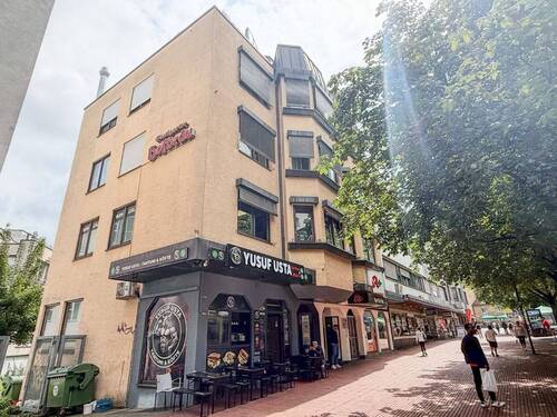 Hausansicht - 4 Zimmer Etagenwohnung in Stuttgart