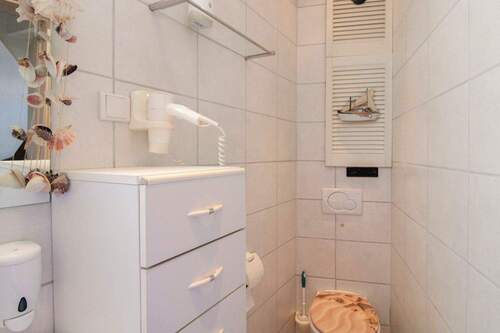 Bad mit Dusche im OG - 