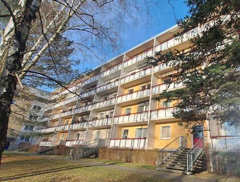 Hausansicht - 3 Zimmer Etagenwohnung zur Miete in Görlitz