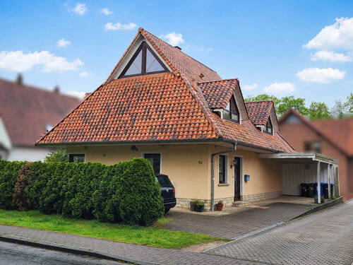 Außen vorne rechts - 5 Zimmer Einfamilienhaus zum Kaufen in Oldenburg / Ofenerdiek
