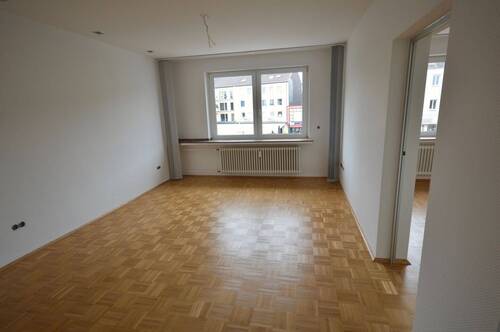 Wohnzimmer - 3 Zimmer Etagenwohnung zur Miete in Mönchengladbach / Gladbach