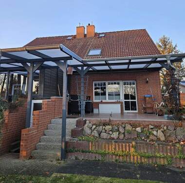 überdachte Terrasse - 4 Zimmer Doppelhaushälfte zur Miete in Stahnsdorf