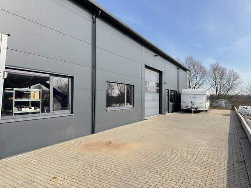 Zugang hintere Halle - 