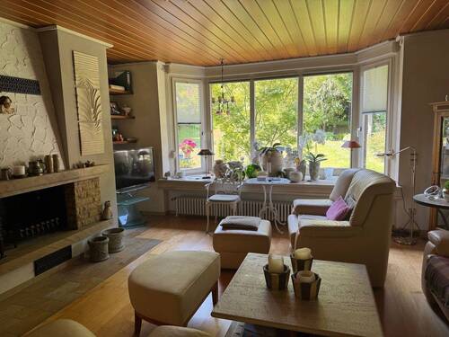 Wohnbereich mit Kachelofen.jpg - 