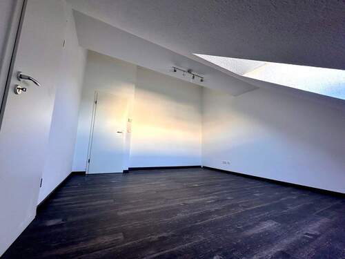 Bild 2 - 6 Zimmer Reihenmittelhaus zum Kaufen in Glienicke/Nordbahn