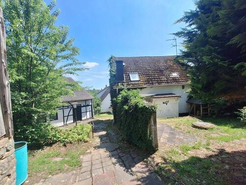 Haupthaus + Nebenhaus - Mehrfamilienhaus, Wohnhaus mit 190,00 m² in Nümbrecht / Wirtenbach zum Kaufen