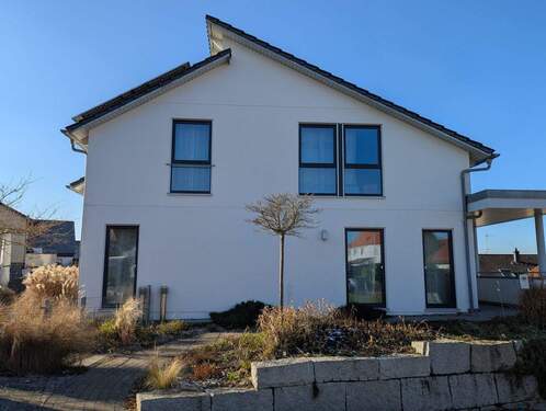 Herzlich willkommen! - Exklusives Einfamilienhaus mit Einliegerwohnung Praxisräumen