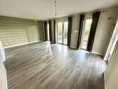 Wohn-/Esszimmer - 