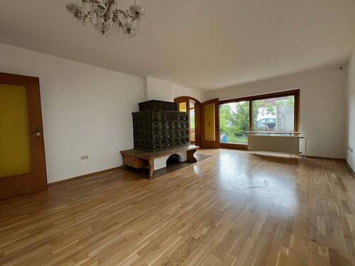 Wohnzimmer - 6 Zimmer Einfamilienhaus zum Kaufen in Höhenkirchen-Siegertsbrunn