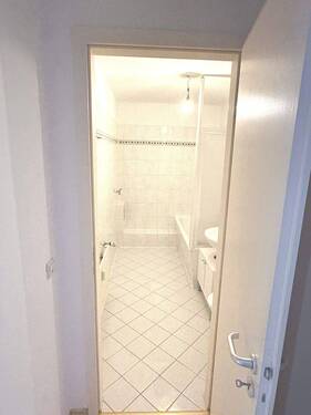 Zugang zum Wannenbad - 
