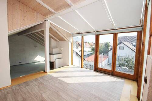 Traumhafter Wintergarten mit Außenzugang - 