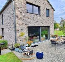 Rarität- Neuwertiges freistehendes Architektenhaus (2020) Energiebedarf A+ mit Garten & Keller - Südausrichtung - in ruhiger Anliegerstraße in Alsdorf