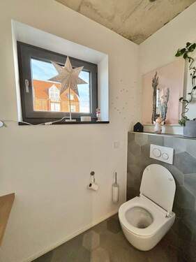 EG Gäste-WC mit Fenster - 