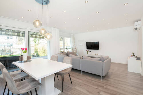 Wohn-Essbereich - 4 Zimmer Doppelhaushälfte in Obertshausen