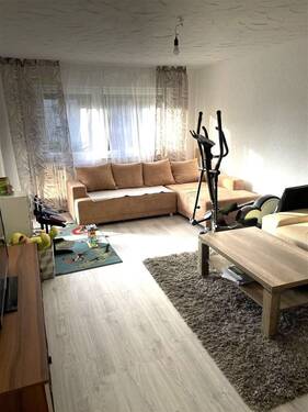 Wohnzimmer - 4 Zimmer Etagenwohnung in Bergheim
