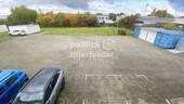 Hof und Stellplätze - 