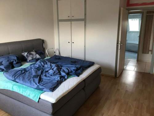 Bild 1 - Jork Königreich, gut vermietete 3 Zi. Wohnung mit eigenem Stellplatz