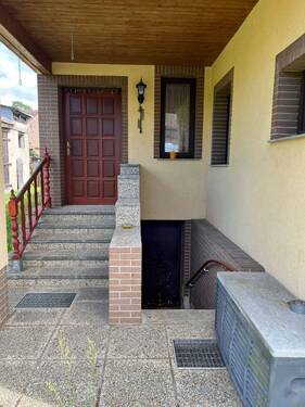 Hauseingang:Zugang Teilkeller.jpg - Einfamilienhaus mit 94,00 m&sup2; in Heidesee zum Kaufen