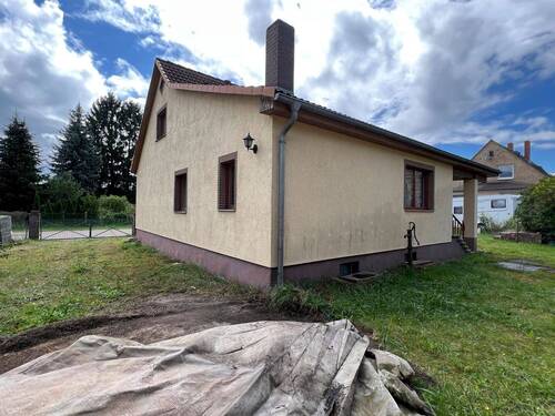 Giebelansicht : Blick zur Straße.jpg - 