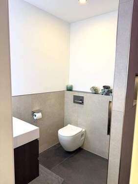 Gäste-WC mit Dusche - 