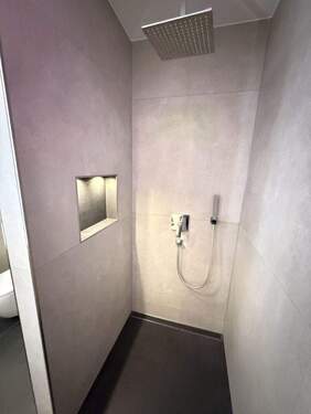 Gäste-WC mit Dusche - 