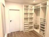 begehb. Kleiderschrank - 