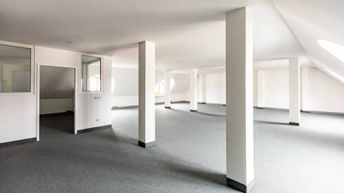 Fläche DG - Büro mit 296,40 m&sup2; in Haar zur Miete