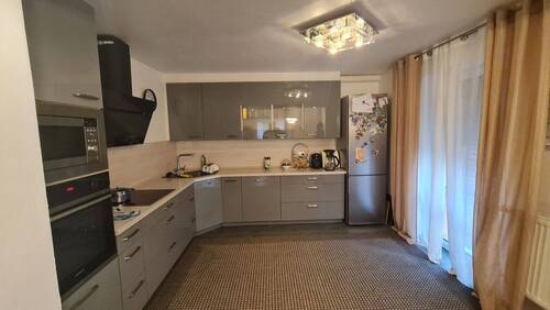 Küche - Großzügiges Zweifamilienhaus DHH mit Garten in Kaufbeuren