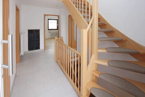 Flur - 7 Zimmer Einfamilienhaus in Dachau