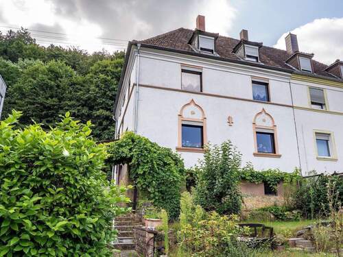 Front - Zweifamilienhaus in SaarbrückenScheidt zu verkaufen!