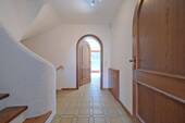 gepflegtes Treppenhaus - 4 Zimmer Doppelhaushälfte zum Kaufen in Brunnthal