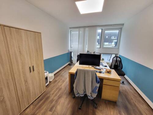 Büro 1 - 