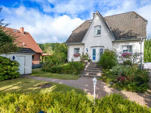 Luftbild Vorgarten, Garage, Friesengiebel - 